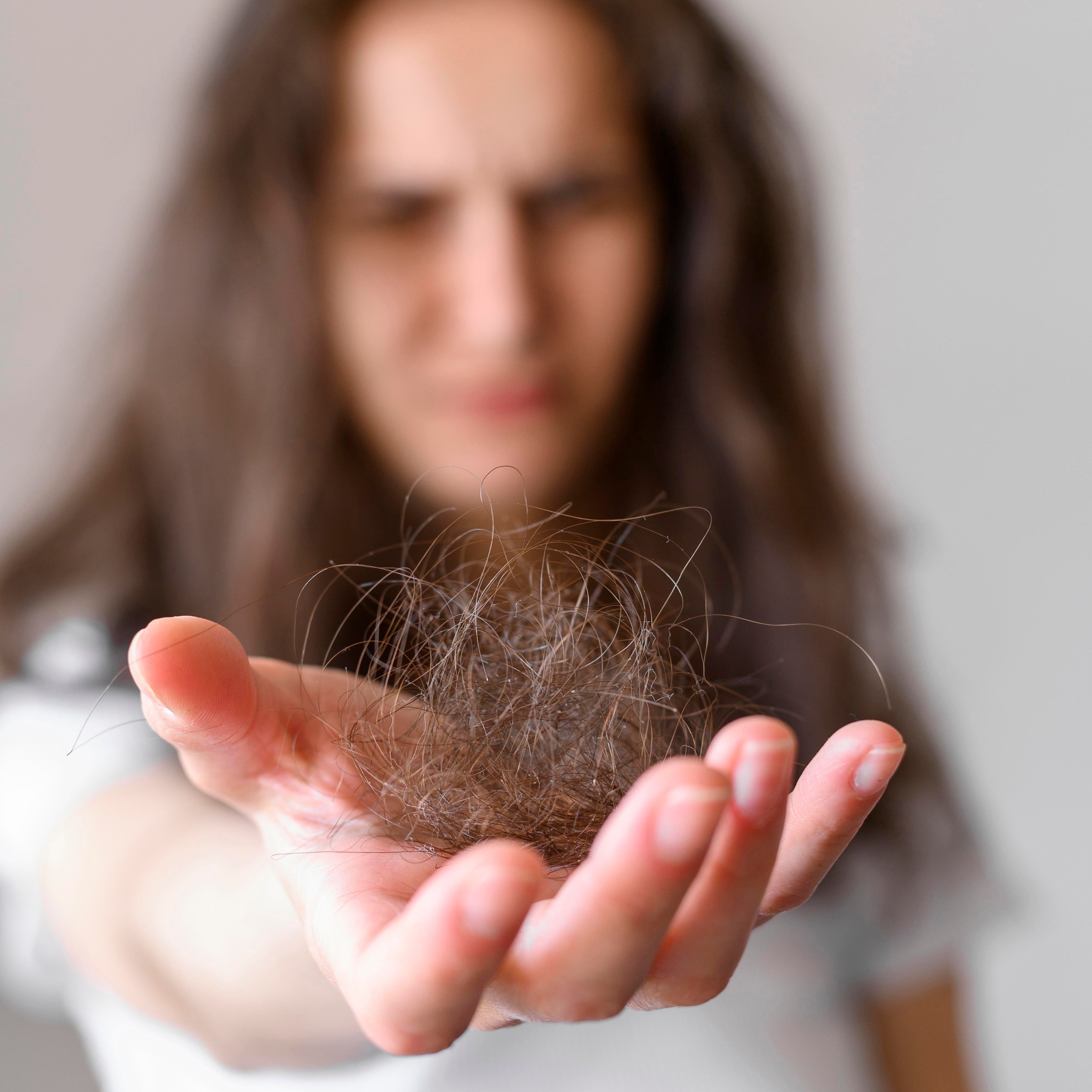 Descubra Agora: Como os Produtos Naturais Podem Combater a Queda de Cabelo